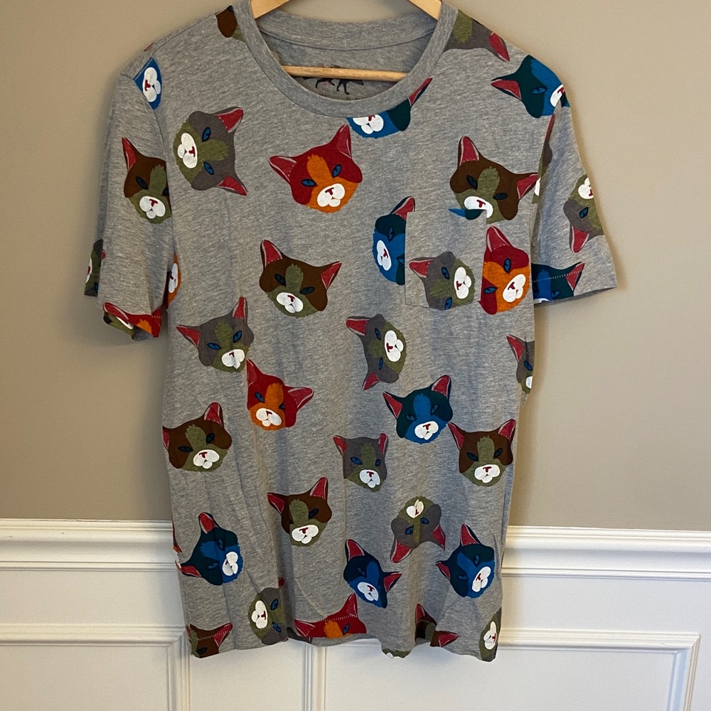 Urban Outfitters Men’s Gray T-Shirt with Colorful Cat Print - XL, NWOT
